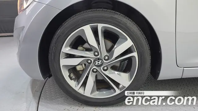 HYUNDAI AVANTE 2014 — 106 588 км, серебристо-серый, Корея — под ключ — фото 5