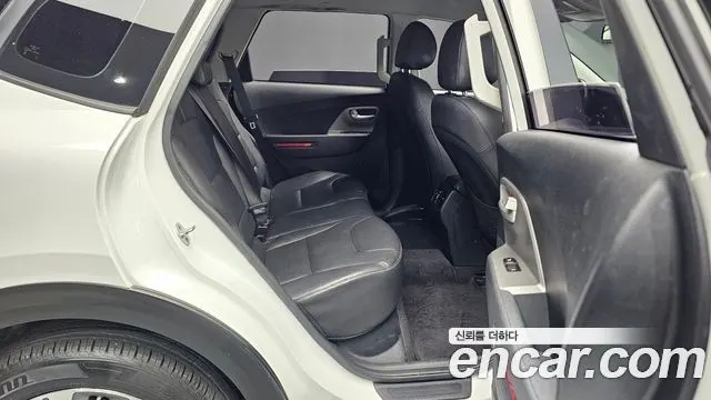 KIA NIRO PLUS 2023 — 175 841 км, белый, Корея — под ключ — фото 12