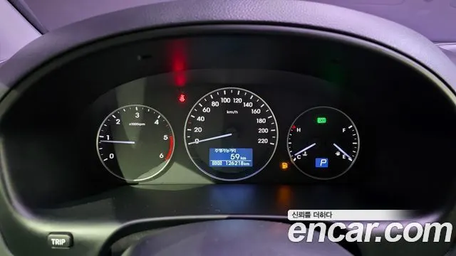 HYUNDAI GRAND STAREX 2018 — 126 218 км, серебристо-серый, Корея — под ключ — фото 8