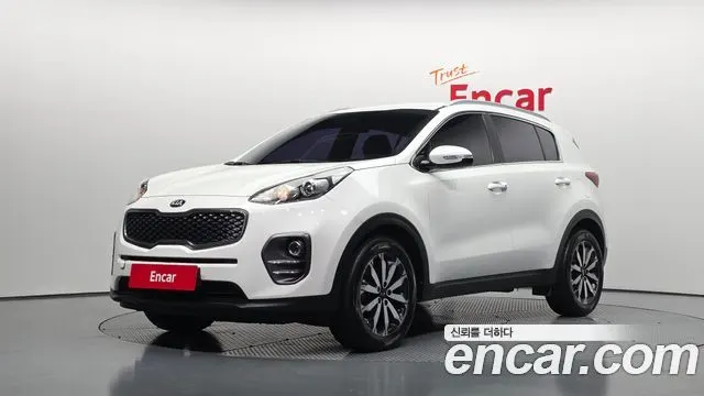 KIA SPORTAGE 2017 — 137 238 км, белый, Корея — под ключ — фото 1