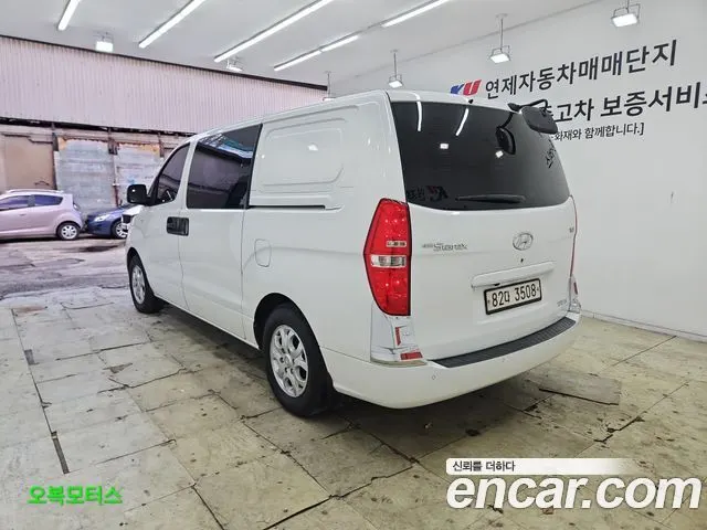 HYUNDAI GRAND STAREX 2015 — 181 200 км, белый, Корея — под ключ — фото 2