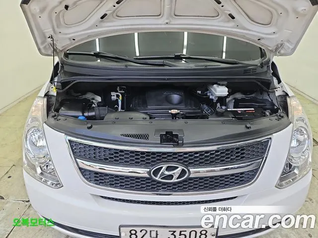 HYUNDAI GRAND STAREX 2015 — 181 200 км, белый, Корея — под ключ — фото 6