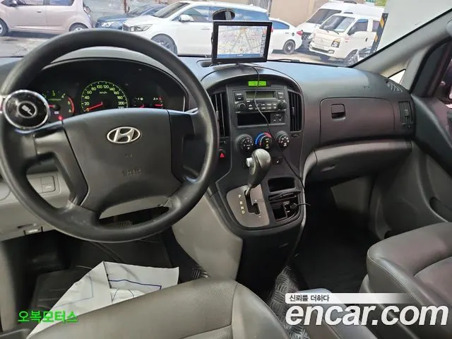 HYUNDAI GRAND STAREX 2015 — 181 200 км, белый, Корея — под ключ — фото 9