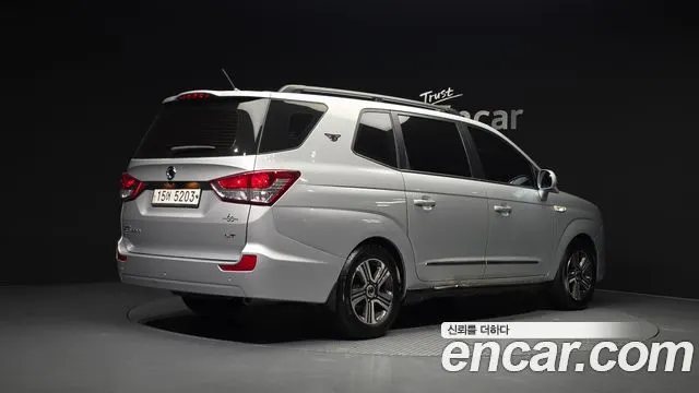 KGM KORANDO TURISMO 2015 — 187 117 км, серебристо-серый, Корея — под ключ — фото 2