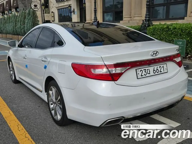 HYUNDAI GRANDEUR 2015 — 222 204 км, белый, Корея — под ключ — фото 2