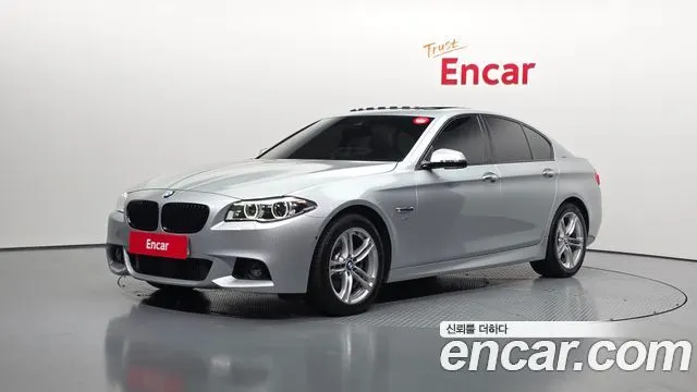 BMW 5 SERIES 2016 — 238 438 км, серебристо-серый, Корея — под ключ — фото 1