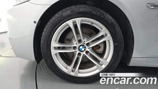 BMW 5 SERIES 2016 — 238 438 км, серебристо-серый, Корея — под ключ — фото 5