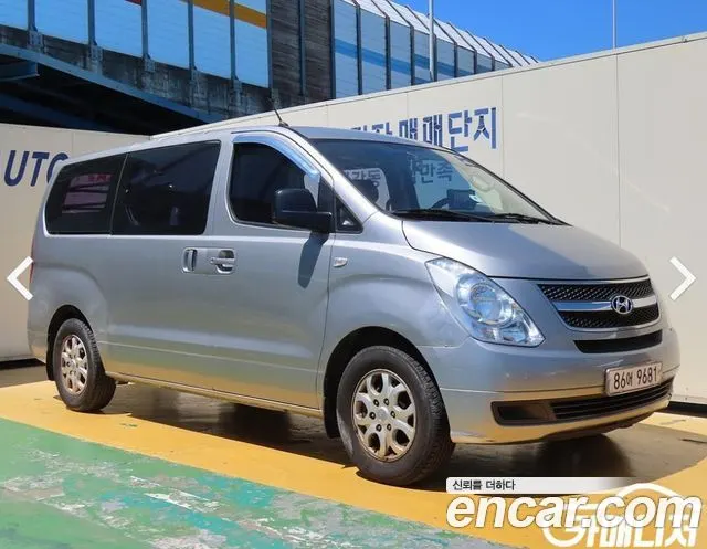 HYUNDAI GRAND STAREX 2012 — 135 700 км, серебристый, Корея — под ключ — фото 1