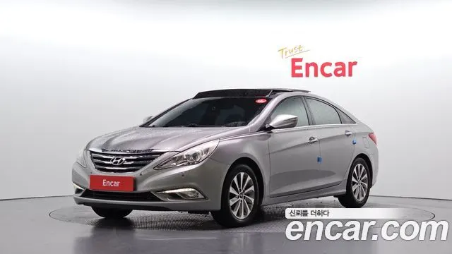 HYUNDAI SONATA THE BRILLIANT 2014 — 149 232 км, серебристый, Корея — под ключ — фото 1