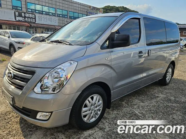 HYUNDAI GRAND STAREX 2018 — 242 825 км, серебристо-серый, Корея — под ключ — фото 3