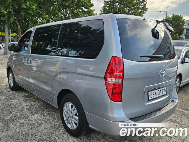 HYUNDAI GRAND STAREX 2018 — 242 825 км, серебристо-серый, Корея — под ключ — фото 4