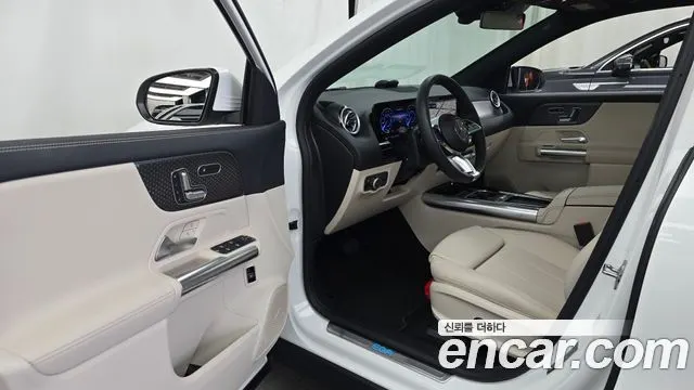 MERCEDES-BENZ EQA H243 2026 — 5 634 км, белый, Корея — под ключ — фото 10