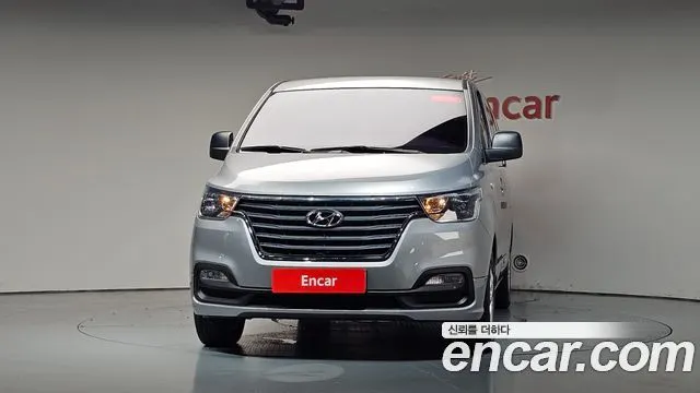 HYUNDAI GRAND STAREX 2019 — 23 650 км, серебристый, Корея — под ключ — фото 3