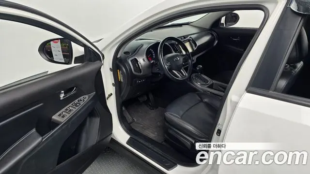 KIA SPORTAGE R 2014 — 58 459 км, белый, Корея — под ключ — фото 11