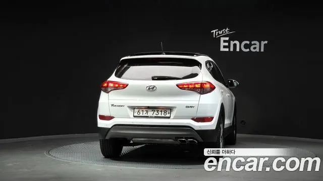 HYUNDAI TUCSON 2016 — 144 365 км, белый, Корея — под ключ — фото 4