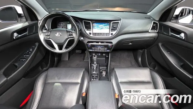HYUNDAI TUCSON 2016 — 144 365 км, белый, Корея — под ключ — фото 7