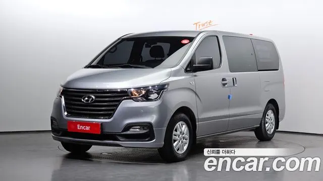 HYUNDAI GRAND STAREX 2021 — 98 030 км, серебристый, Корея — под ключ — фото 1