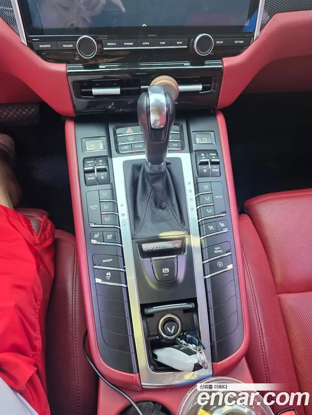 PORSCHE MACAN 2015 — 100 080 км, коричневый, Корея — под ключ — фото 9