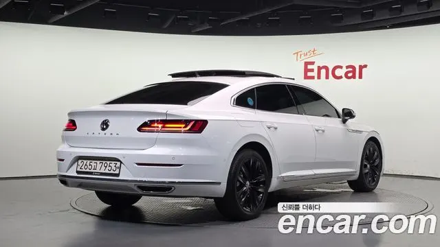 VOLKSWAGEN ARTEON 2019 — 127 189 км, белый, Корея — под ключ — фото 2