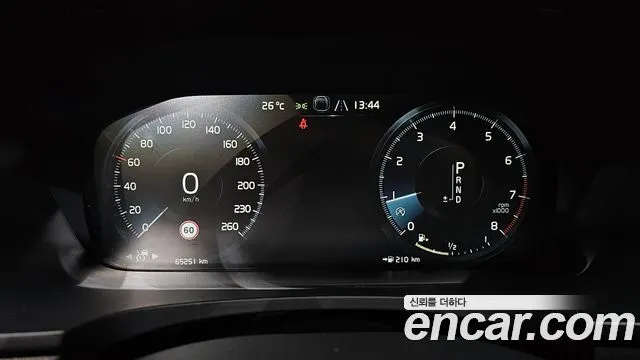 VOLVO V90 CROSS COUNTRY 2019 — 65 251 км, серебристо-серый, Корея — под ключ — фото 8