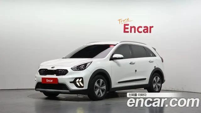 KIA NIRO 2020 — 113 796 км, белый, Корея — под ключ — фото 1