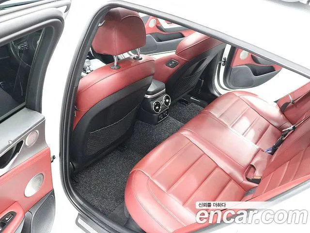 KIA STINGER 2018 — 63 810 км, белый, Корея — под ключ — фото 10
