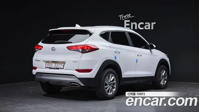 HYUNDAI TUCSON 2018 — 108 243 км, белый, Корея — под ключ — фото 2