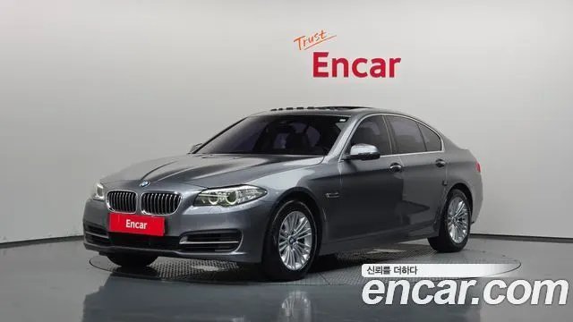 BMW 5 SERIES 2015 — 167 414 км, серебристо-серый, Корея — под ключ — фото 1