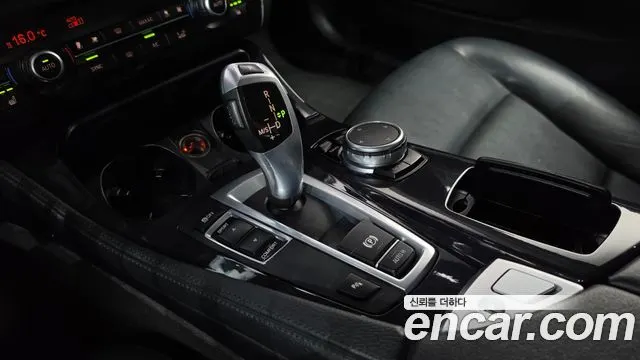 BMW 5 SERIES 2015 — 167 414 км, серебристо-серый, Корея — под ключ — фото 9