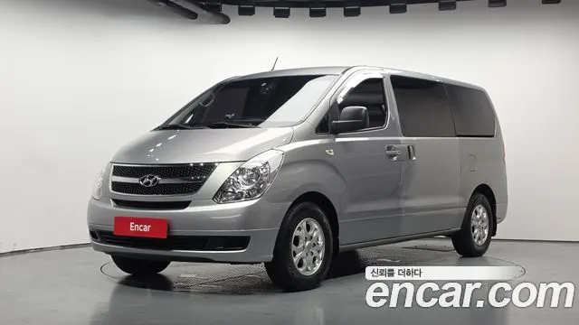 HYUNDAI GRAND STAREX 2015 — 159 578 км, серебристый, Корея — под ключ — фото 1