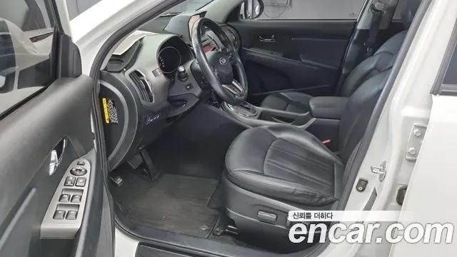 KIA SPORTAGE R 2014 — 129 546 км, белый, Корея — под ключ — фото 10