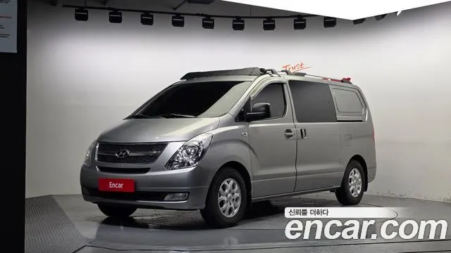 HYUNDAI GRAND STAREX 2015 — 231 283 км, серебристый, Корея — под ключ — фото 1