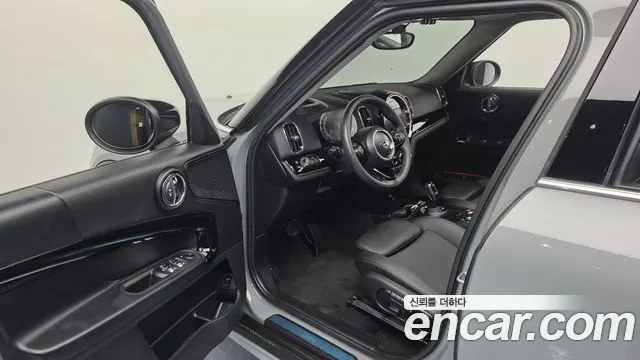 MINI COOPER COUNTRYMAN 2021 — 64 100 км, серебристо-серый, Корея — под ключ — фото 10