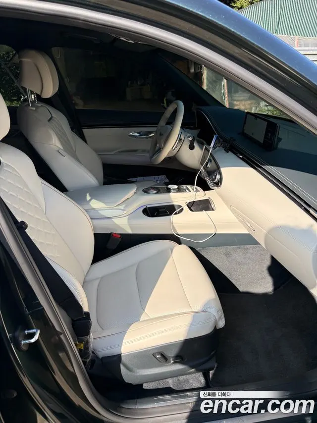 GENESIS ELECTRIFIED GV70 2022 — 40 200 км, тёмно-зелёный, Корея — под ключ — фото 11