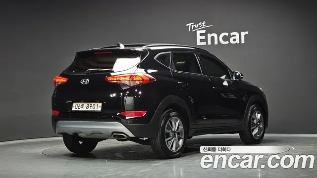 HYUNDAI TUCSON 2018 — 135 453 км, чёрный, Корея — под ключ — фото 2