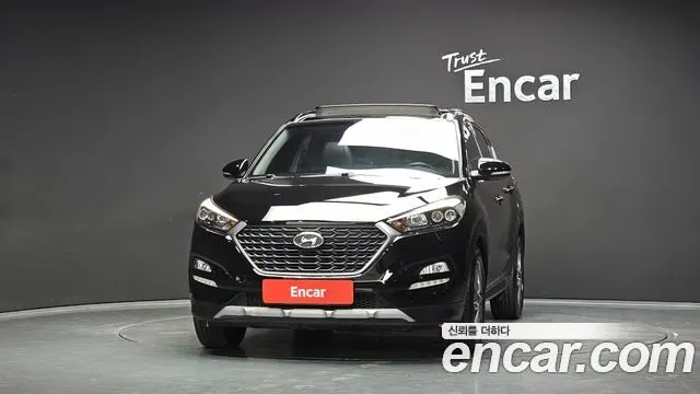 HYUNDAI TUCSON 2018 — 135 453 км, чёрный, Корея — под ключ — фото 3