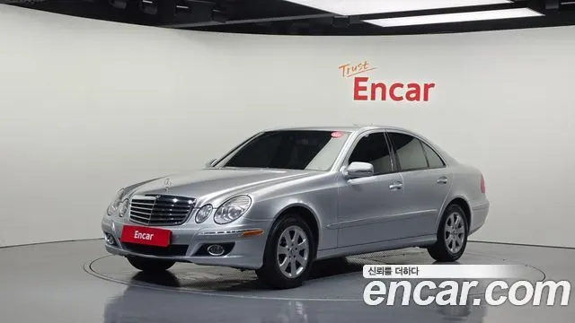 MERCEDES-BENZ E-CLASS W211 2008 — 193 777 км, серебристо-серый, Корея — под ключ — фото 1