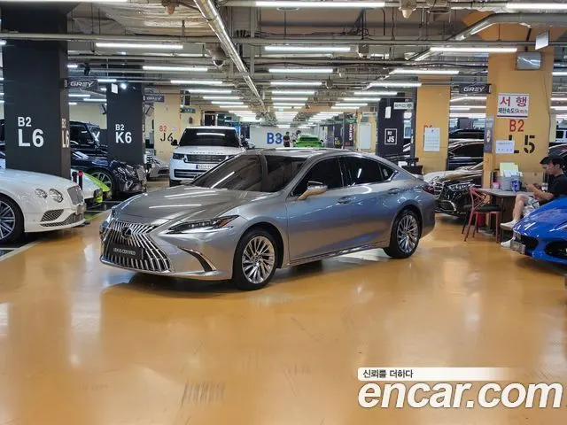LEXUS ES300H 2026 — 10 007 км, светло-золотистый, Корея — под ключ — фото 1
