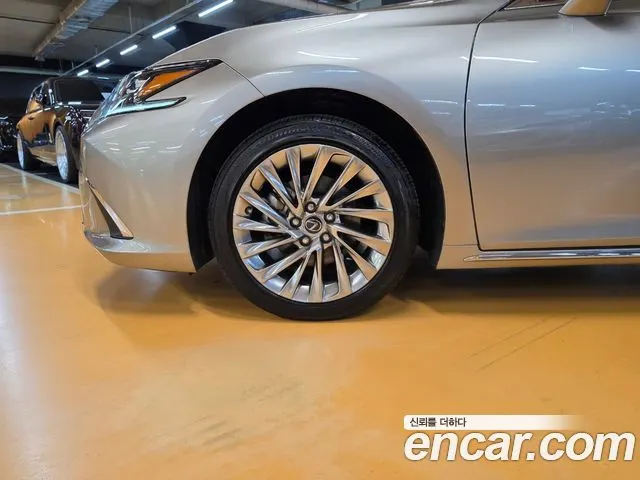 LEXUS ES300H 2026 — 10 007 км, светло-золотистый, Корея — под ключ — фото 5