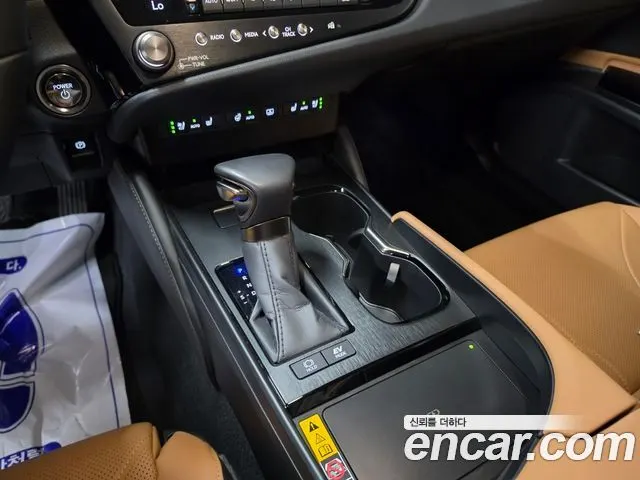 LEXUS ES300H 2026 — 10 007 км, светло-золотистый, Корея — под ключ — фото 9