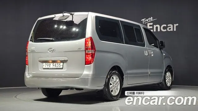 HYUNDAI GRAND STAREX 2016 — 141 832 км, серебристый, Корея — под ключ — фото 2