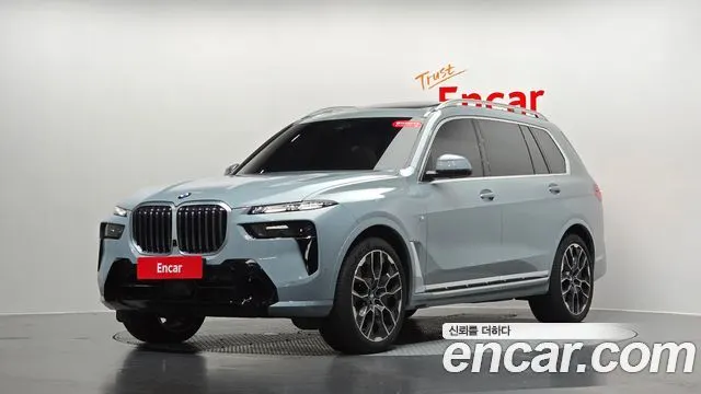 BMW X7 2026 — 9 778 км, светло-серебристый, Корея — под ключ — фото 1