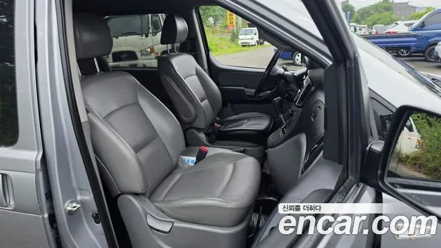 HYUNDAI GRAND STAREX 2018 — 237 776 км, серебристый, Корея — под ключ — фото 11