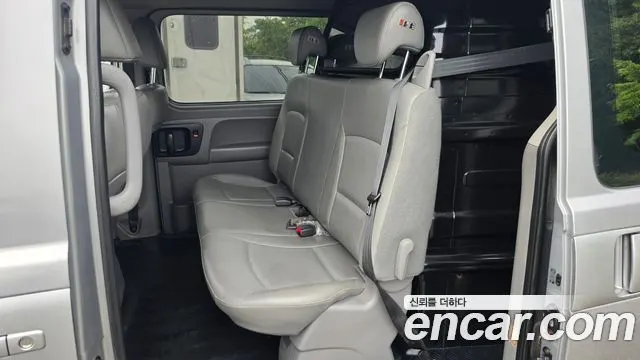 HYUNDAI GRAND STAREX 2018 — 237 776 км, серебристый, Корея — под ключ — фото 12