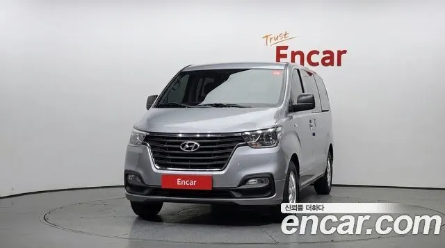 HYUNDAI GRAND STAREX 2018 — 237 776 км, серебристый, Корея — под ключ — фото 3