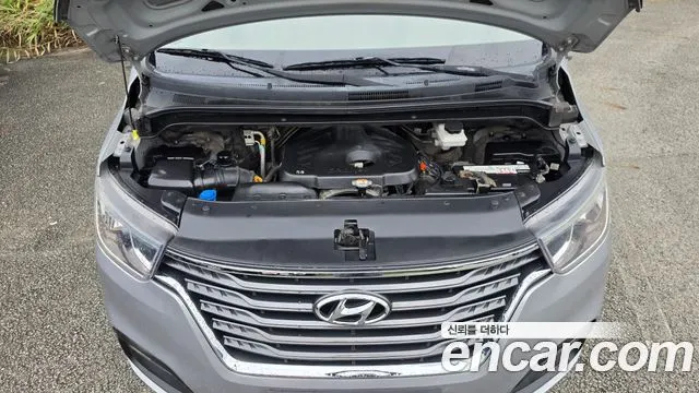 HYUNDAI GRAND STAREX 2018 — 237 776 км, серебристый, Корея — под ключ — фото 6