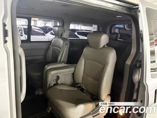 HYUNDAI GRAND STAREX 2012 — 335 883 км, серебристый, Корея — под ключ — фото 10