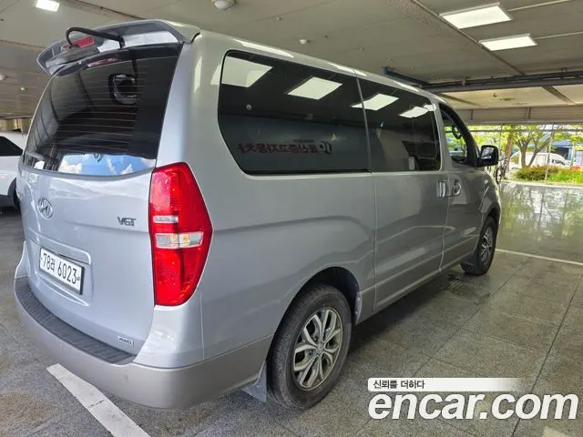 HYUNDAI GRAND STAREX 2017 — 76 000 км, серый, Корея — под ключ — фото 2