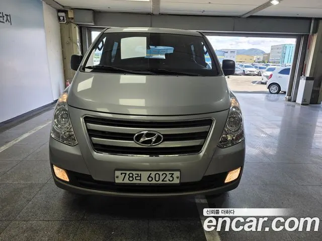 HYUNDAI GRAND STAREX 2017 — 76 000 км, серый, Корея — под ключ — фото 3