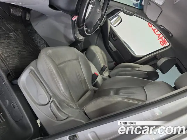 HYUNDAI GRAND STAREX 2017 — 76 000 км, серый, Корея — под ключ — фото 10